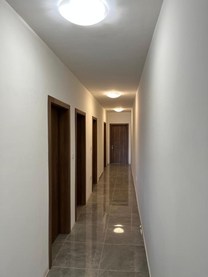 3 Bedroom Apartment - Walking Distance From Airport Gudja Exteriör bild